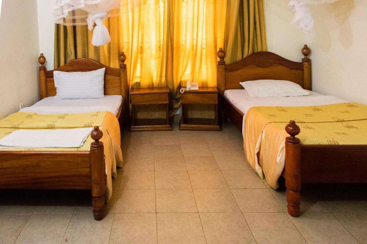 Palm World Hotels Mbarara Exterior foto