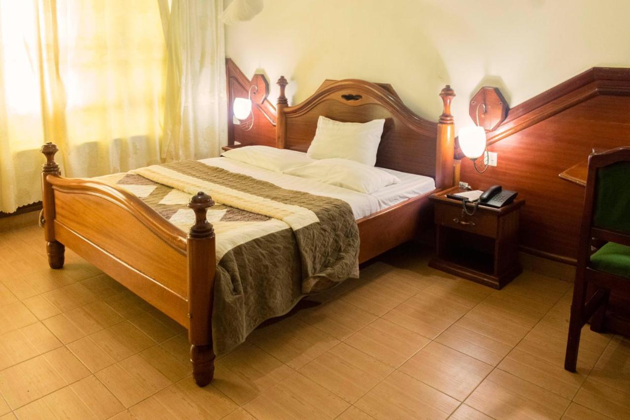 Palm World Hotels Mbarara Exterior foto